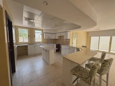 Spacious Villa | Comfotable Living | Huge Plot-4