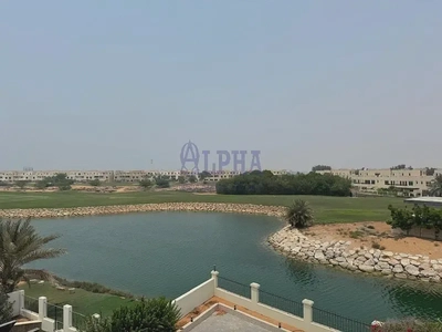 Spacious Villa | Comfotable Living | Huge Plot-0
