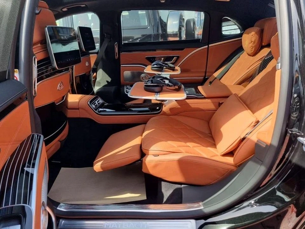 Mercedes Maybach S580 Maybach Under Agency Warranty 2026 GCC - AED 975,000 (AED 999,000)
