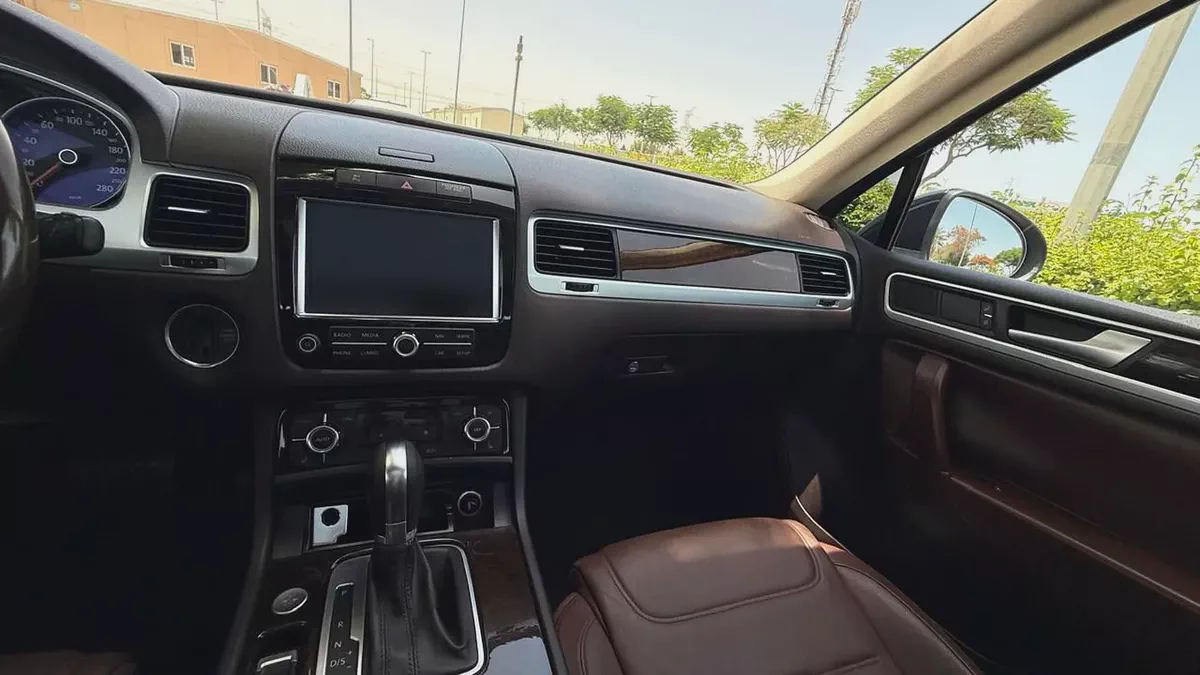 2013 Volkswagen Touareg Highline | G.C.C | Full Options-15-15