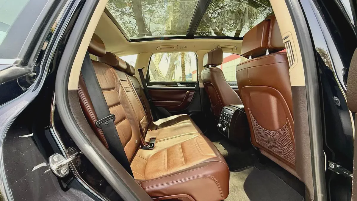 2013 Volkswagen Touareg Highline | G.C.C | Full Options-18-18