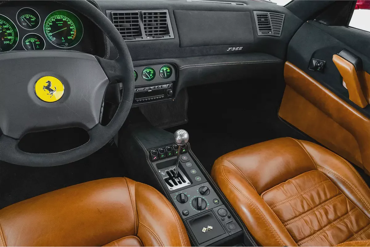 CASH : 635,000 AED | 1998 Ferrari F355 Spider / Gated Manual / USA SPEC-8-8