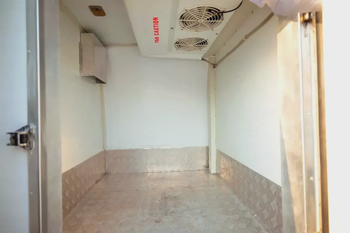Urvan Freezer High Roof | Manual | GCC Specs | Ref#N26955-7-7