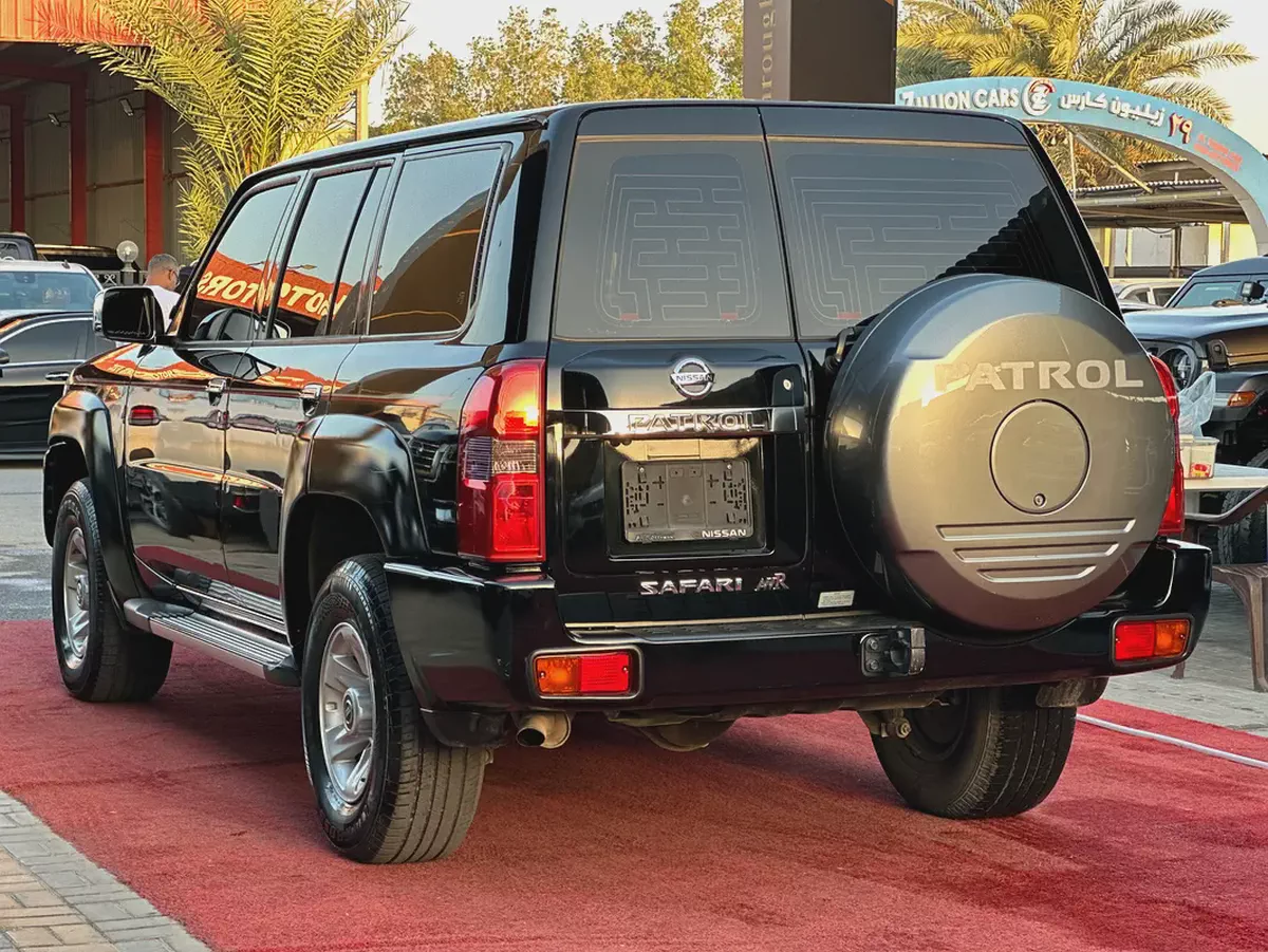 Nissan Patrol Safari 2021 GCC Specs Manual Transmission-4-4