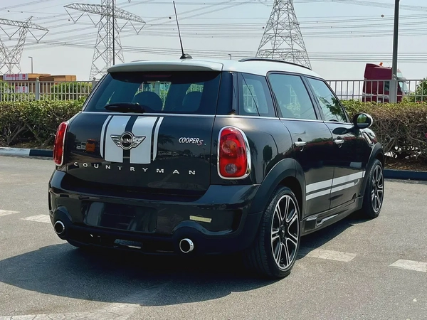 Mini Countryman S John copper Work gcc full option with services clean car