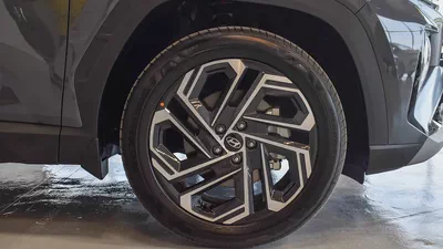 Brand New 2025 Hyundai Tucson GLS | GCC Specs | Zero km-11