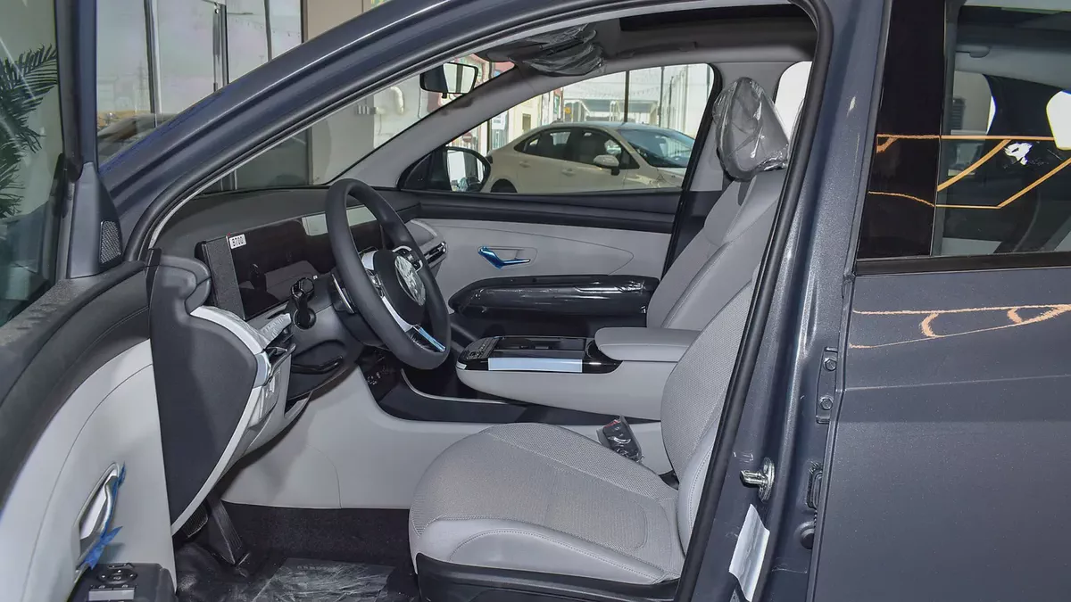 Brand New 2025 Hyundai Tucson GLS | GCC Specs | Zero km-3-3