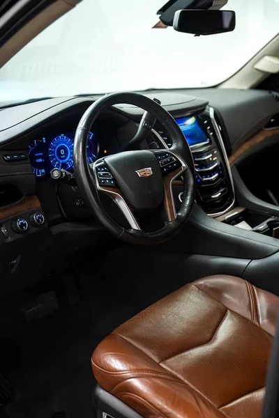 AED 1551 PM | CADILLAC ESCALADE PLATINUM 2020 | PRISTINE CONDITION | 1 YEAR WARRANTY | GCC-10