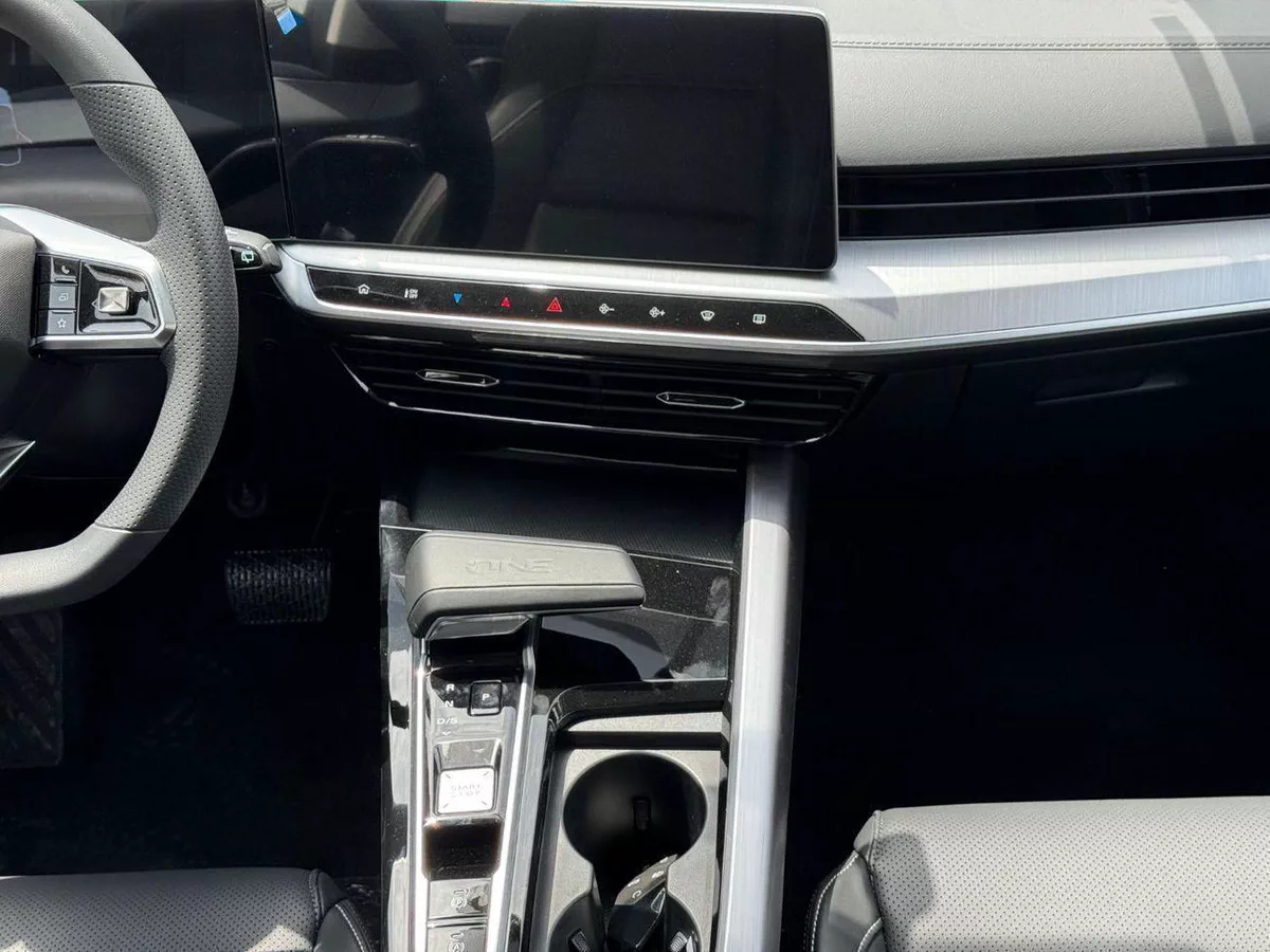 MG One LUX 1.5L Petrol FWD 2024 Export Price @ 47,000 AED-16-0