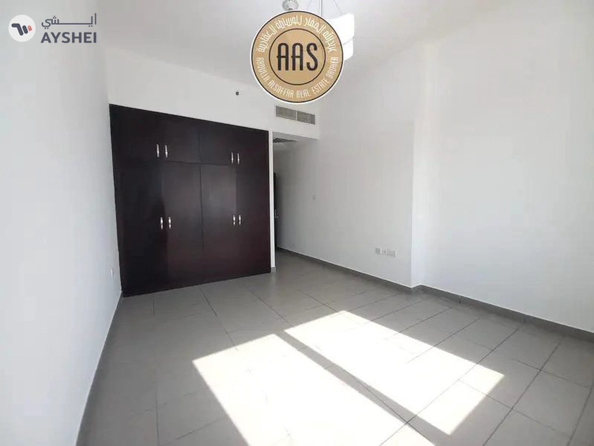 In prime location Chiller free luxurious huge 2bhk with all amenities-9-9