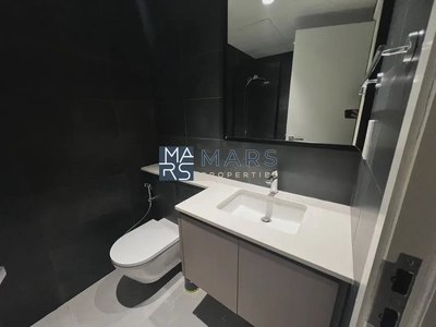 Spacious 1 bedroom | Semi Close Kitchen | Balcony |-7