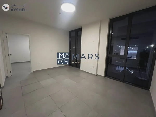 Spacious 1 bedroom | Semi Close Kitchen | Balcony |