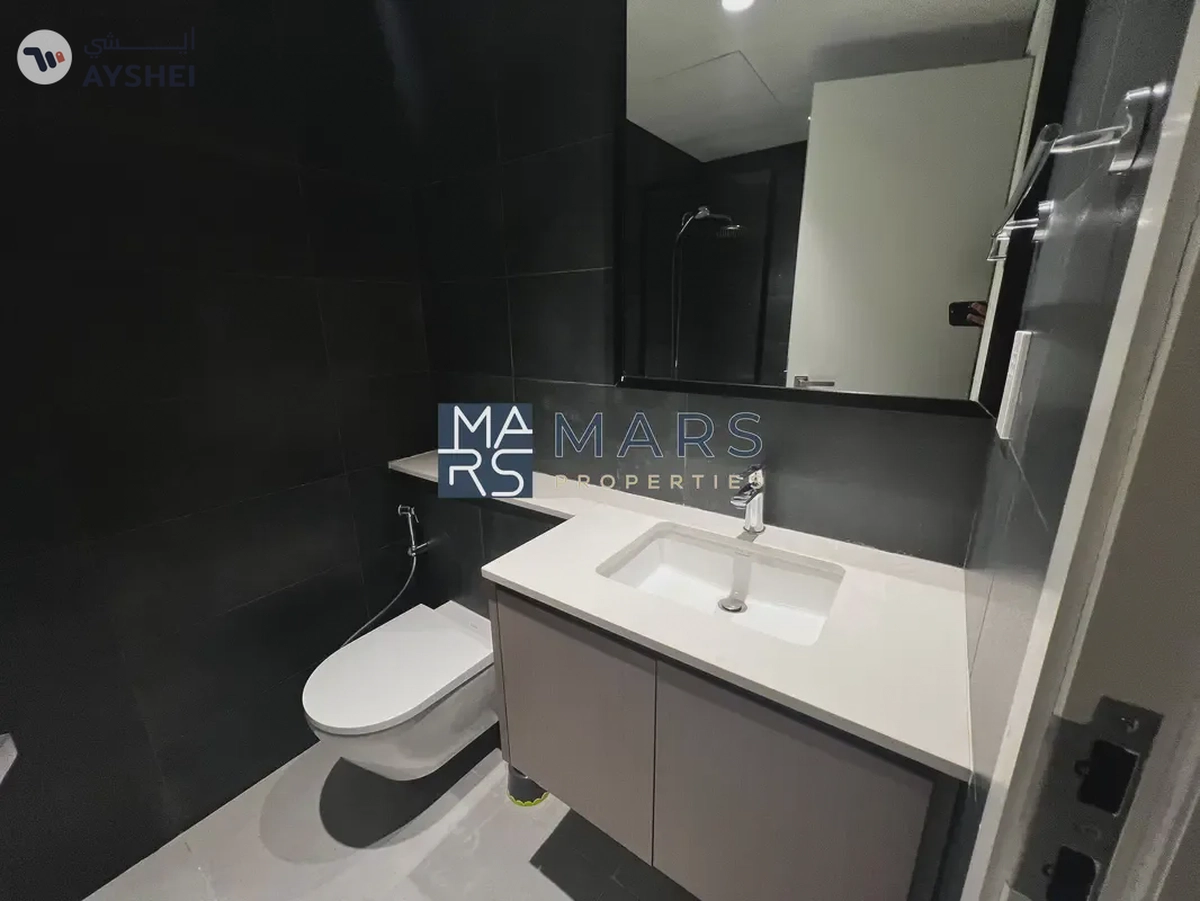 Spacious 1 bedroom | Semi Close Kitchen | Balcony |-7-7