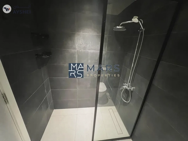 Spacious 1 bedroom | Semi Close Kitchen | Balcony |