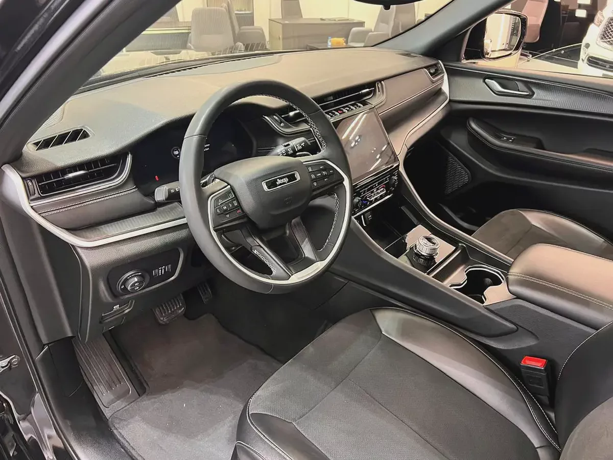 !! 2024!! Jeep | Grand Cherokee L | GCC | Under Warranty | Immaculate Condition | 46000 Driven-11-11