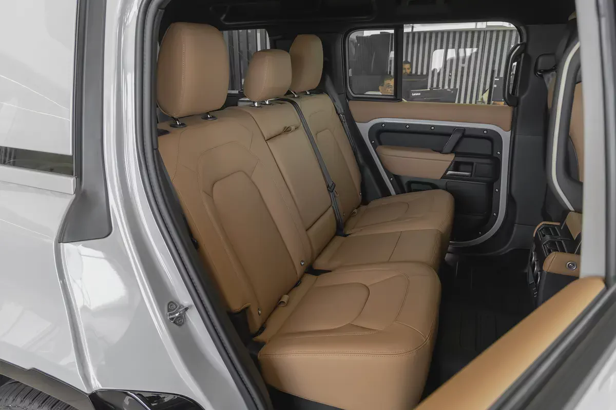 Land Rover Defender | 110 X-Dynamic HSE P400 | GCC Specs | 2026 (Export)-11-11