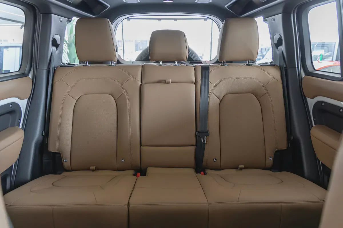 Land Rover Defender | 110 X-Dynamic HSE P400 | GCC Specs | 2026 (Export)-12-12