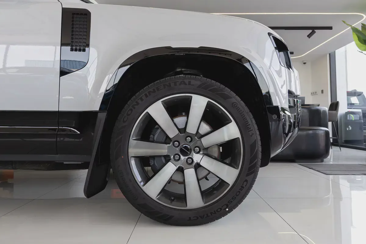 Land Rover Defender | 110 X-Dynamic HSE P400 | GCC Specs | 2026 (Export)-7-7