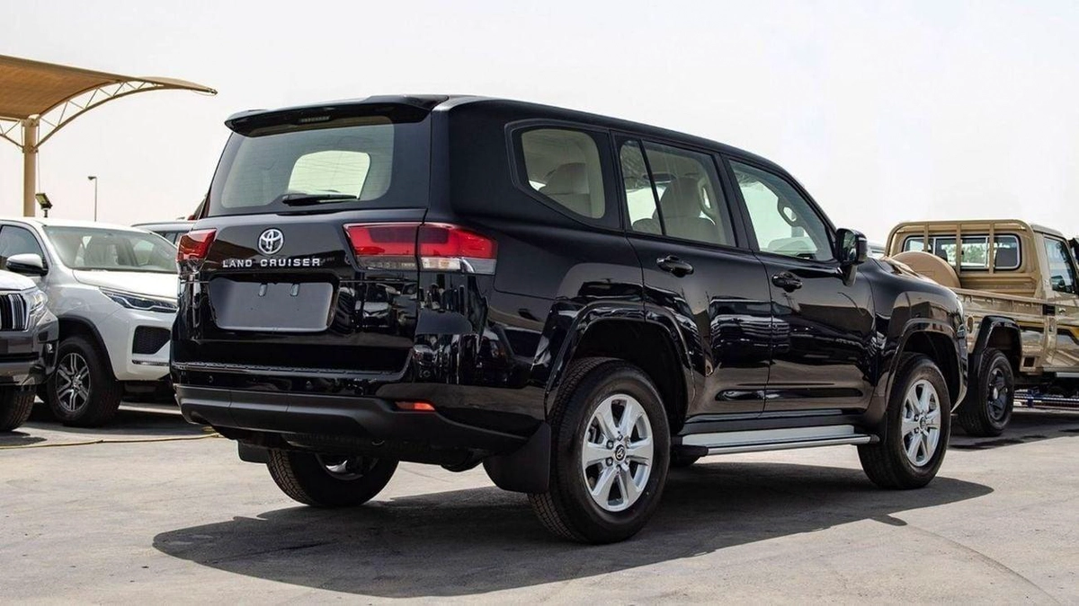 Toyota Land Cruiser LC300 GXR 3.3D AT MY2025 – BLACK-3-0