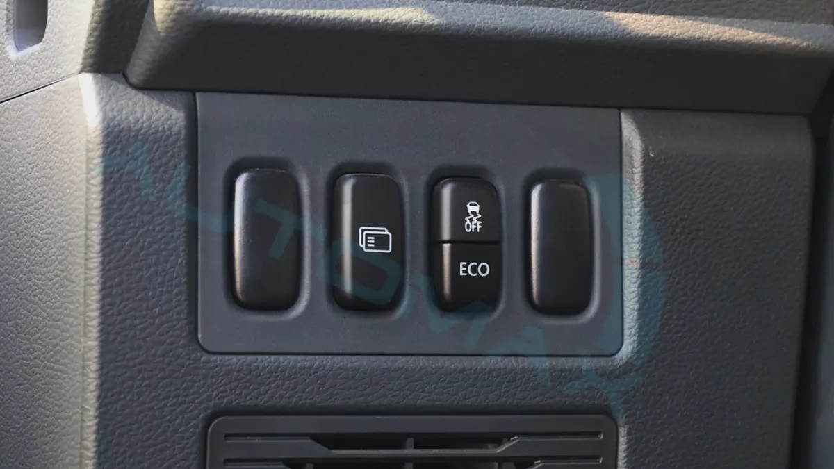 2025 CMC D260 Window Van 2.4L RWD GCC BRAND NEW With 3 Years Or 100,000 Km Warranty-12-12