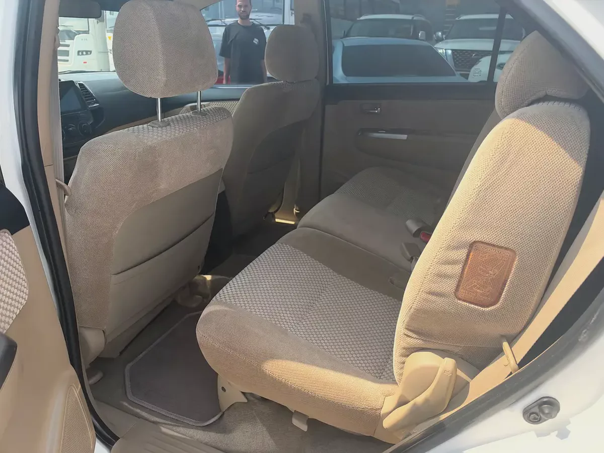 Toyota Fortuner 2015 GXR GCC Specs white color-1-1