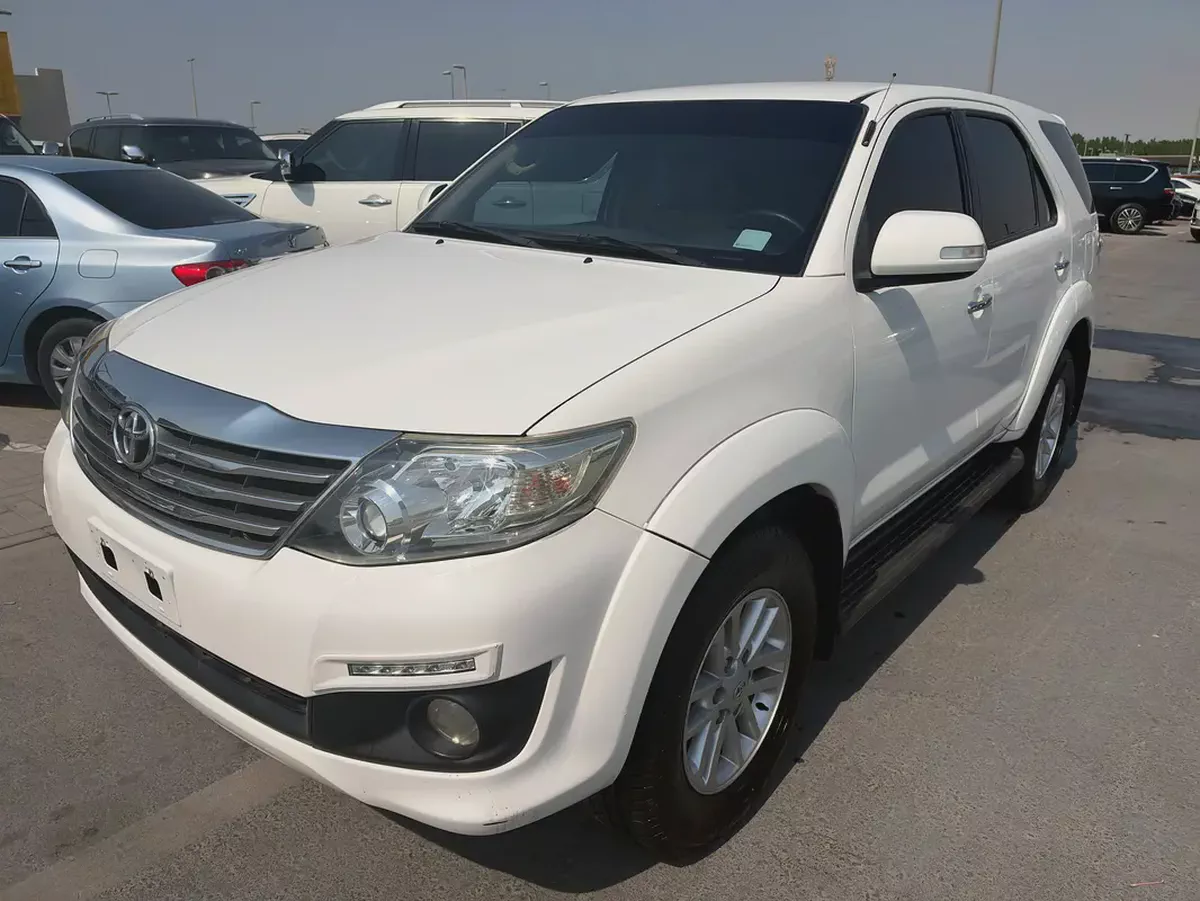 Toyota Fortuner 2015 GXR GCC Specs white color-3-3