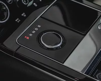 RANGE ROVER VELAR - P250 - SE - 2020 - GCC - FSH - EXCELLENT CONDITION-13