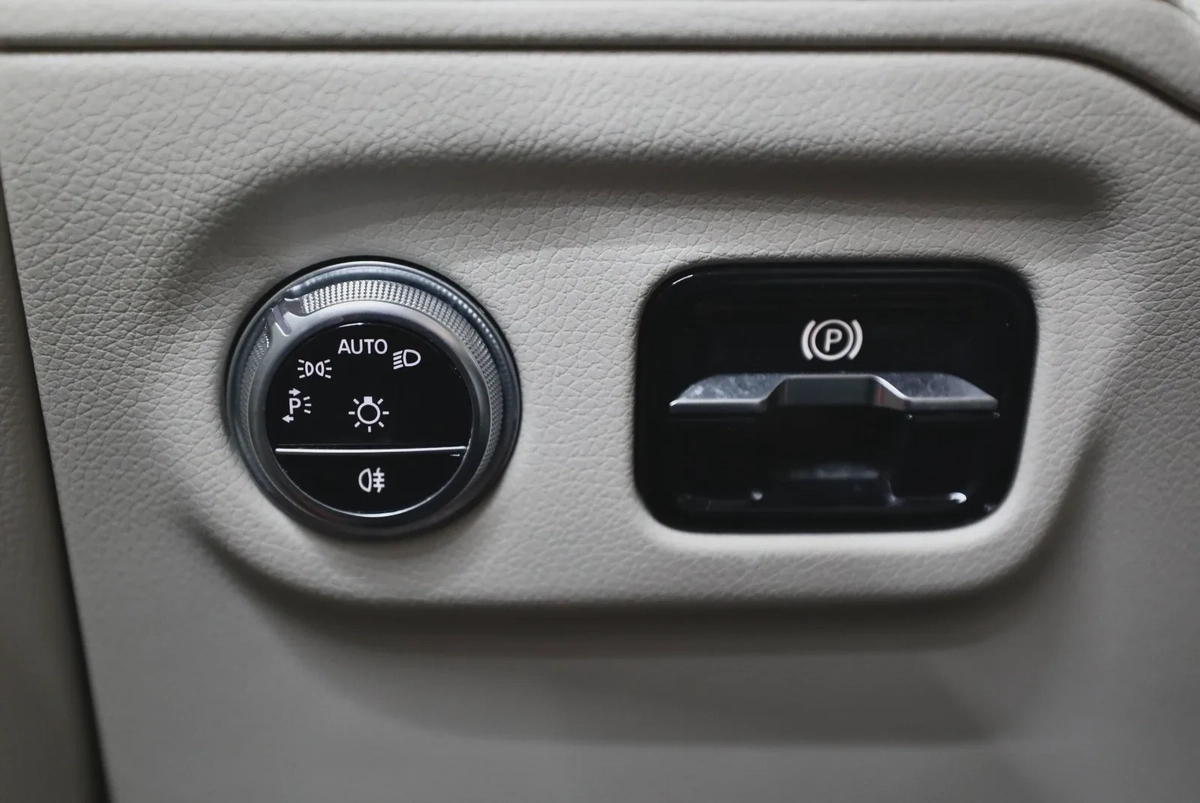 Mercedes-Benz EQS450