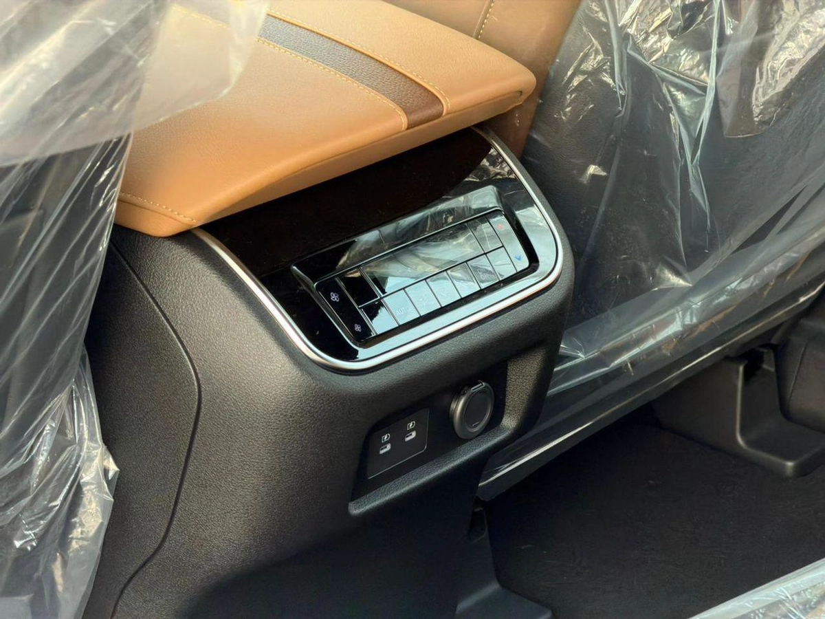 Nissan Patrol LE PLATINUM CITY 3.5L TT 2026 Export Price @ 355,000 AED-15-0
