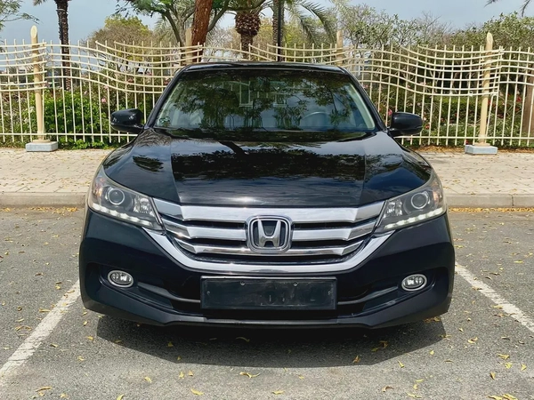 2015 HONDA ACCORD 2.4L FULL OPTION || GCC || ORIGINAL PAINT || FULL AGENCY SERVICE