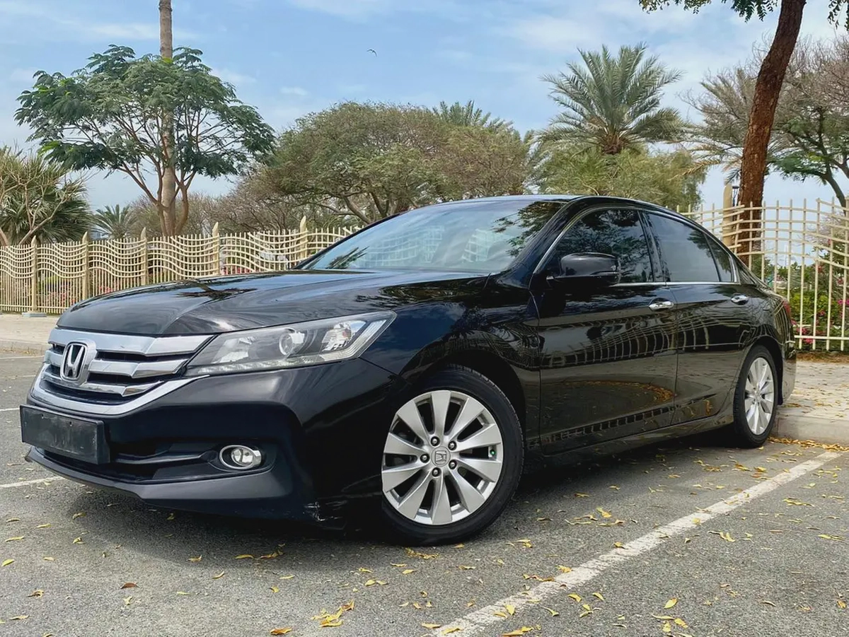 2015 HONDA ACCORD 2.4L FULL OPTION || GCC || ORIGINAL PAINT || FULL AGENCY SERVICE-2-2
