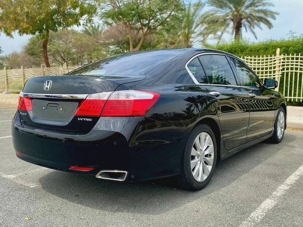 2015 HONDA ACCORD 2.4L FULL OPTION || GCC || ORIGINAL PAINT || FULL AGENCY SERVICE