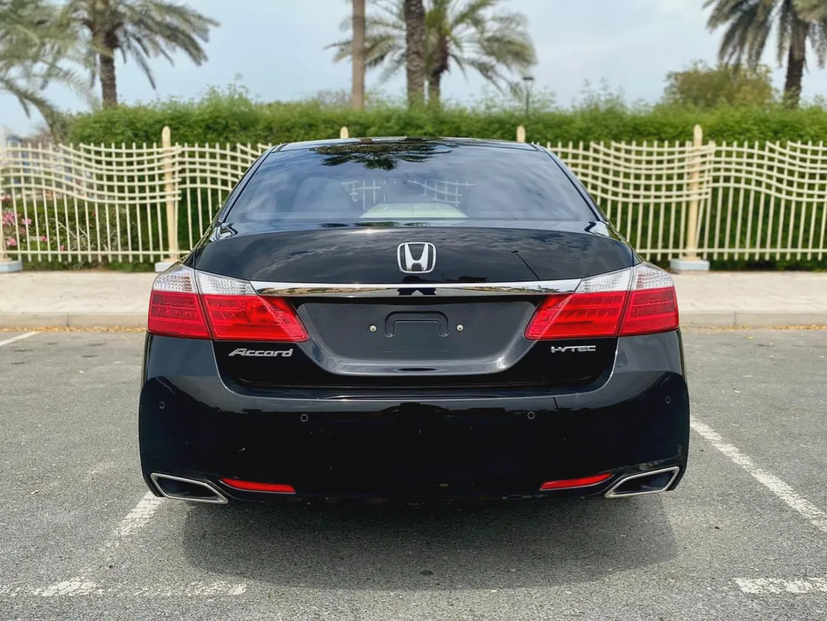 2015 HONDA ACCORD 2.4L FULL OPTION || GCC || ORIGINAL PAINT || FULL AGENCY SERVICE-7-7