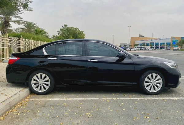 2015 HONDA ACCORD 2.4L FULL OPTION || GCC || ORIGINAL PAINT || FULL AGENCY SERVICE