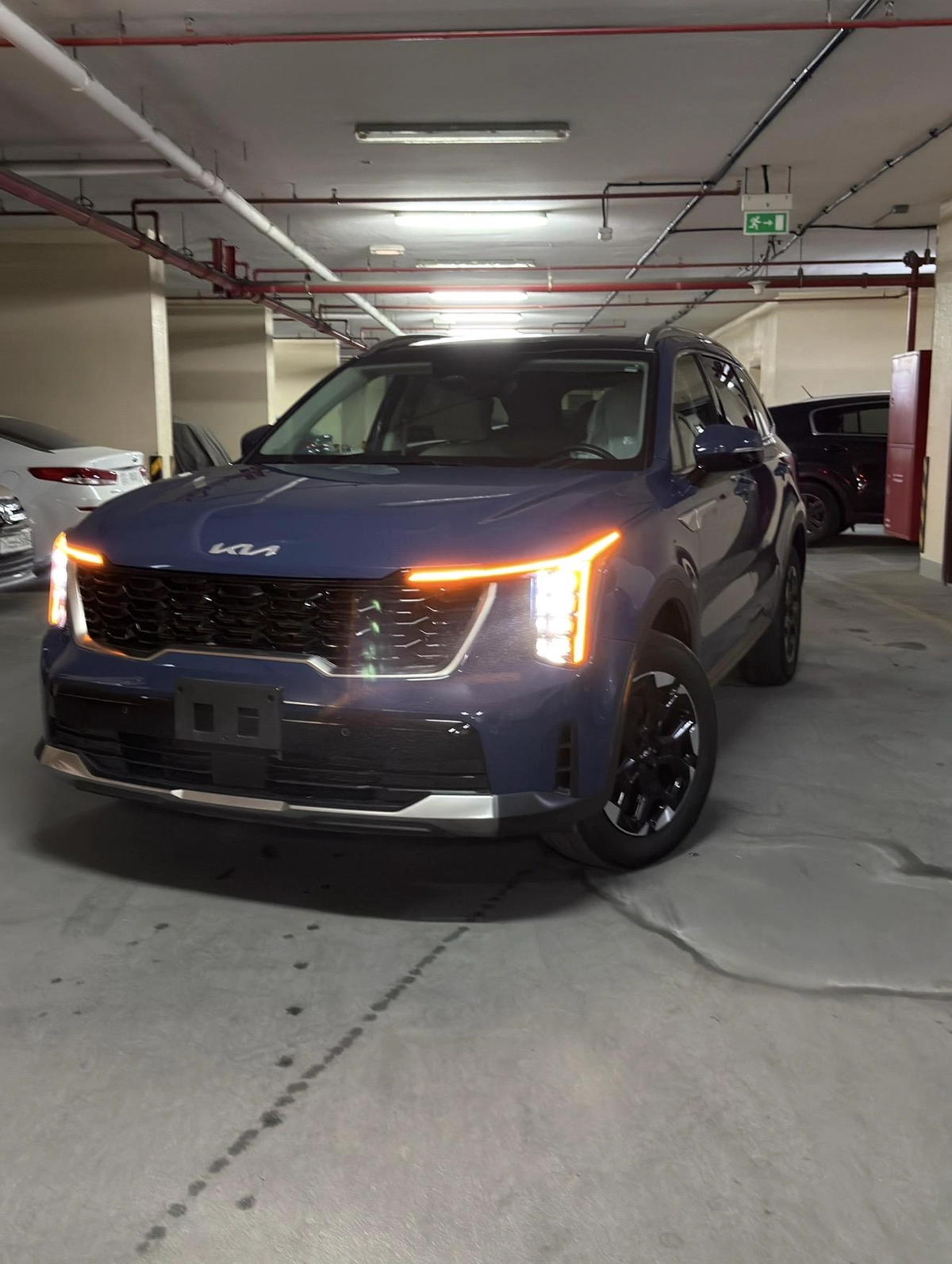 Kia Sorrento four-wheel-drive Model 2024 low mileage