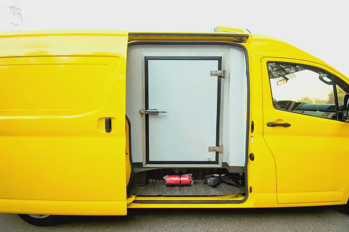 High Roof | Manual | Freezer Van | GCC Specs | Ref#T03388-7-7