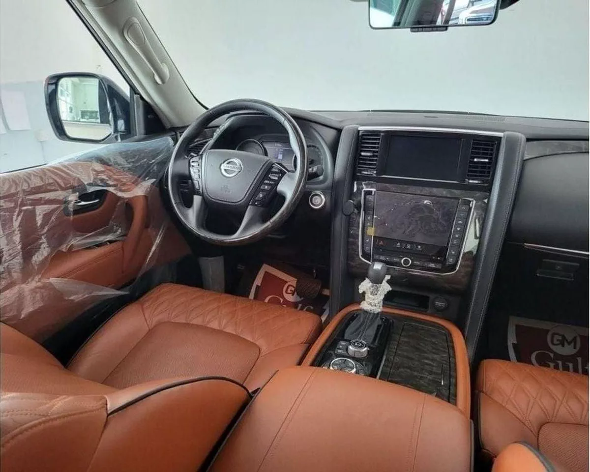Nissan Patrol SE PLATINUM CITY LE PLATINUM CITY 5.6L-8CYL-400HP PLATINUM RADAR EXCELLENT CONDITION GCC SPECIFICATI-6-0