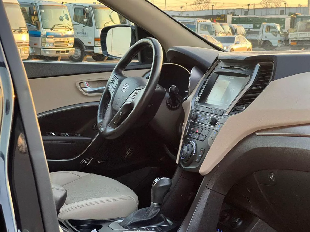 Hyundai Santa Fe SPORT 2018 Hyundai Santafe Fe Full Options 2.0T V4 AWD 4x4 - Panoramic View - 360* 5 CAM --10-0