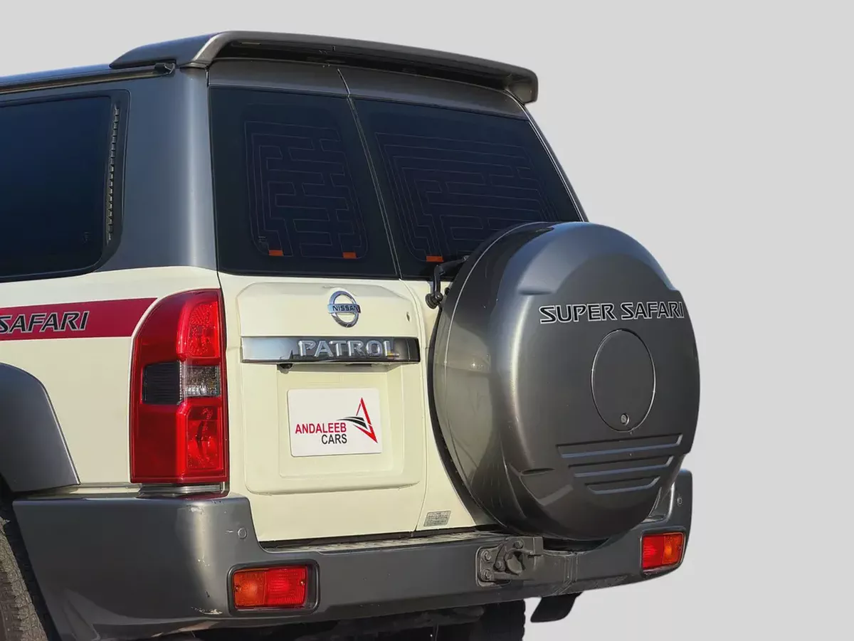 NISSAN PATROL SUPER SAFARI | 4WD | 7-SEATER | GCC SPECS | 2021-5-5