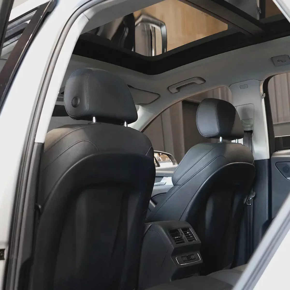 AED 1,724 p.m • 0% Downpayment • Audi Q5 45TFSI S-Line • 1 Year Warranty-14-14