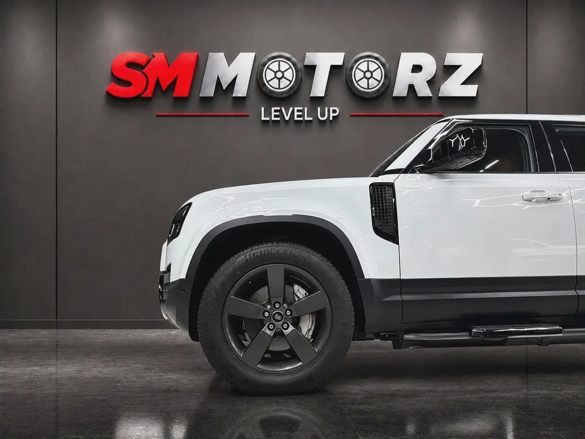 Black Edition HSE | Land Rover Warranty 2028 | P400 110 | GCC-4-4