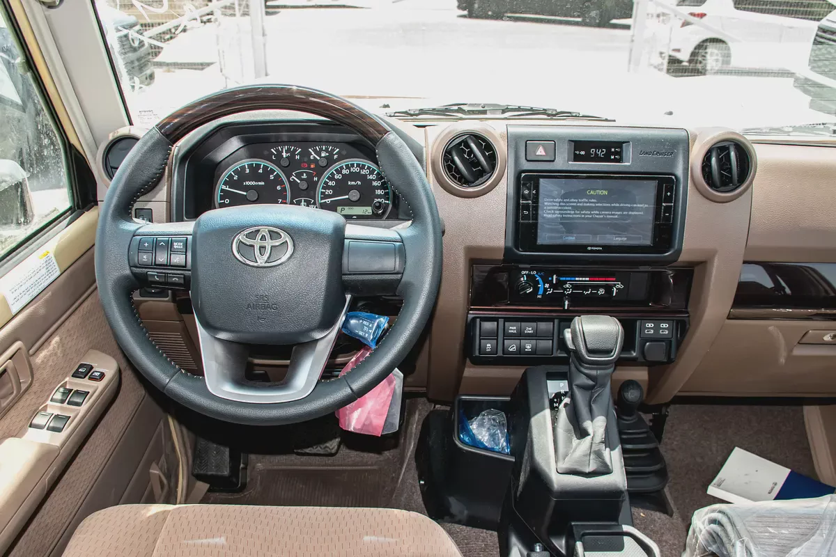 Toyota Land Cruiser 70 Series LC 76 Base 2026 GCC Specs-11-11