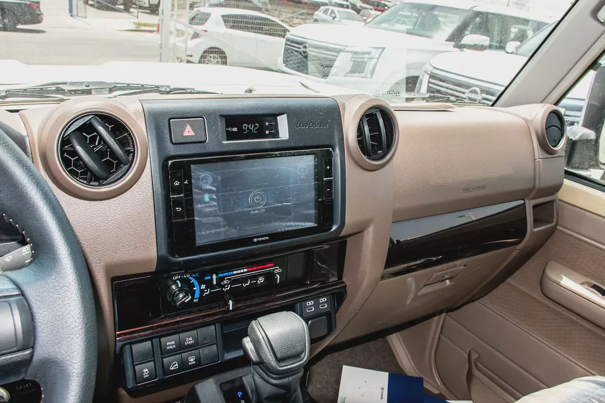 Toyota Land Cruiser 70 Series LC 76 Base 2026 GCC Specs-13-13