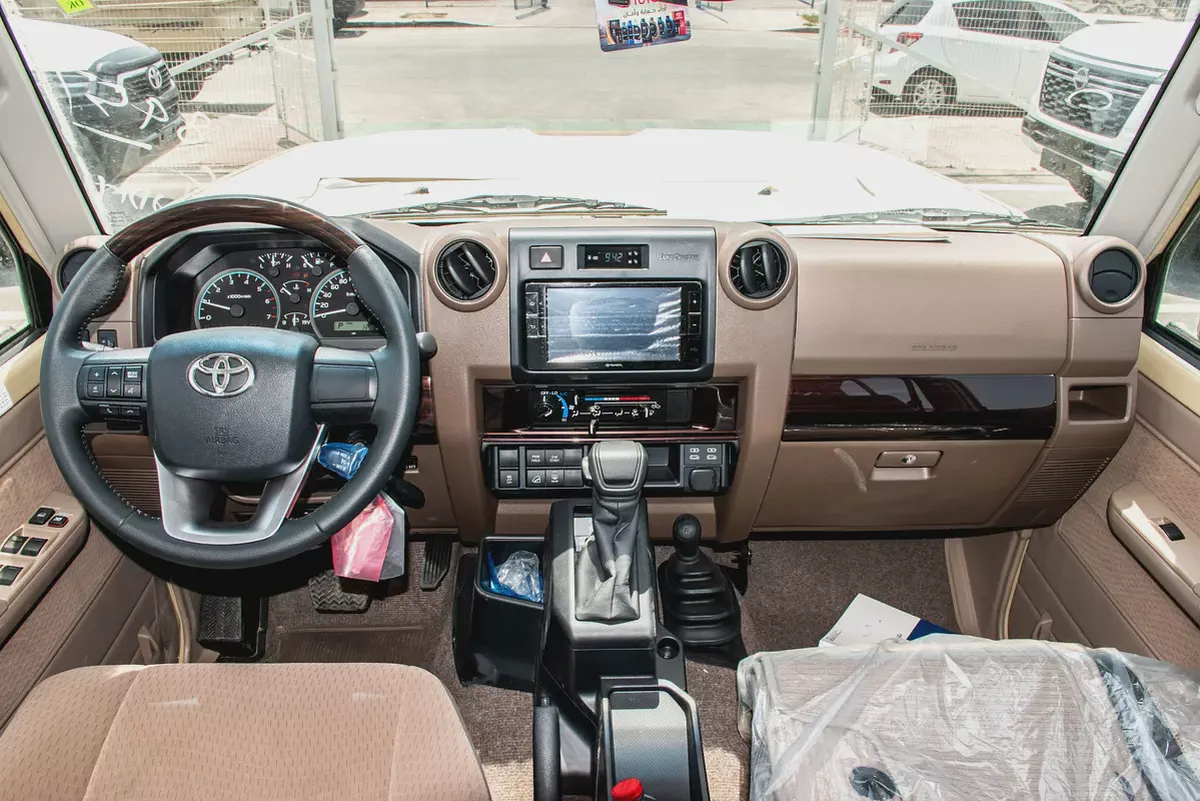 Toyota Land Cruiser 70 Series LC 76 Base 2026 GCC Specs-14-14