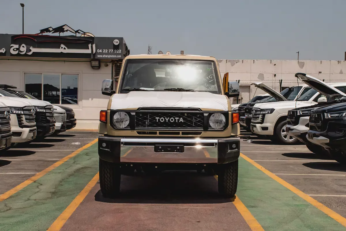 Toyota Land Cruiser 70 Series LC 76 Base 2026 GCC Specs-2-2