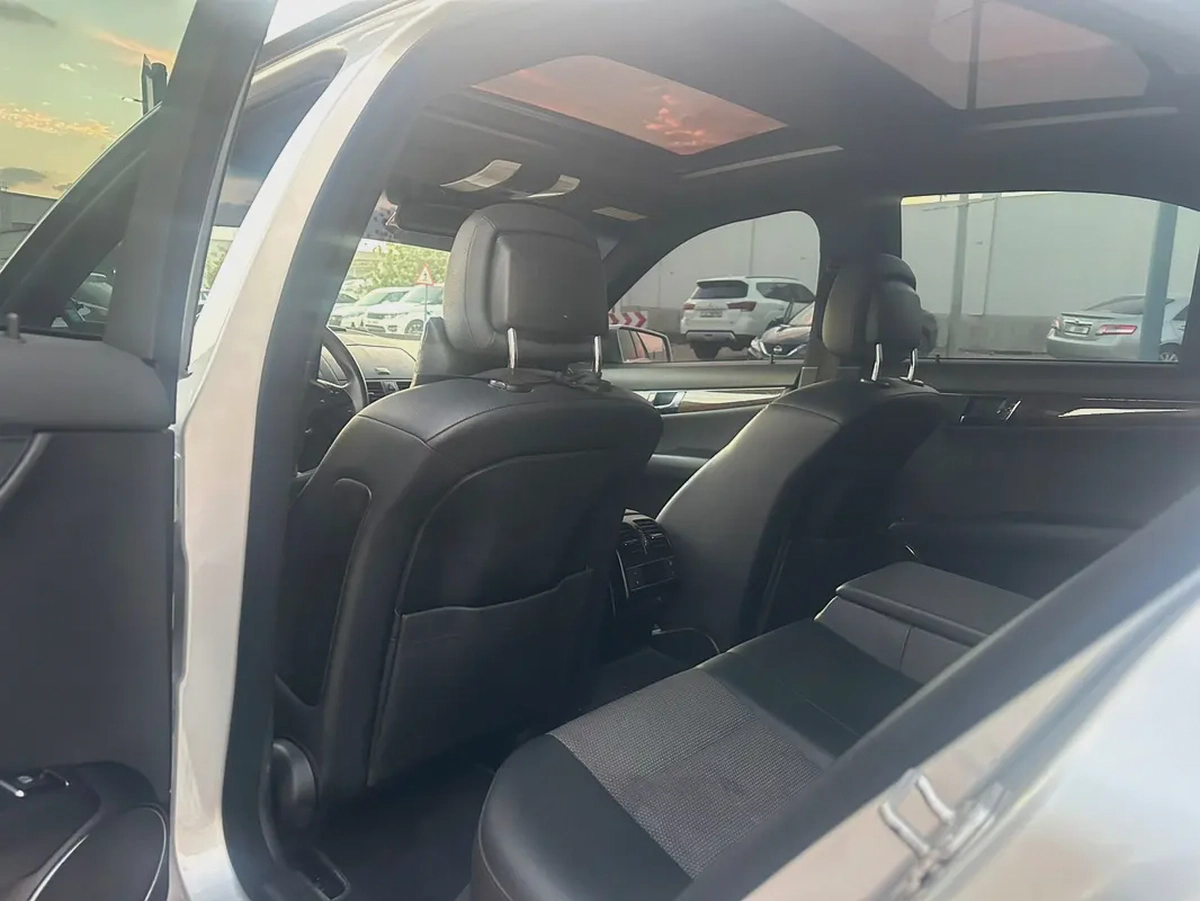 Mercedes-Benz C-Class C200 2010 | GCC Specs | Well Maintained-9-9