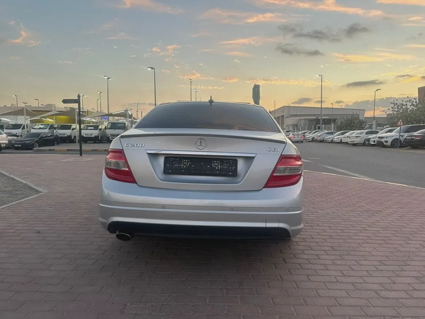 Mercedes-Benz C-Class C200 2010 | GCC Specs | Well Maintained