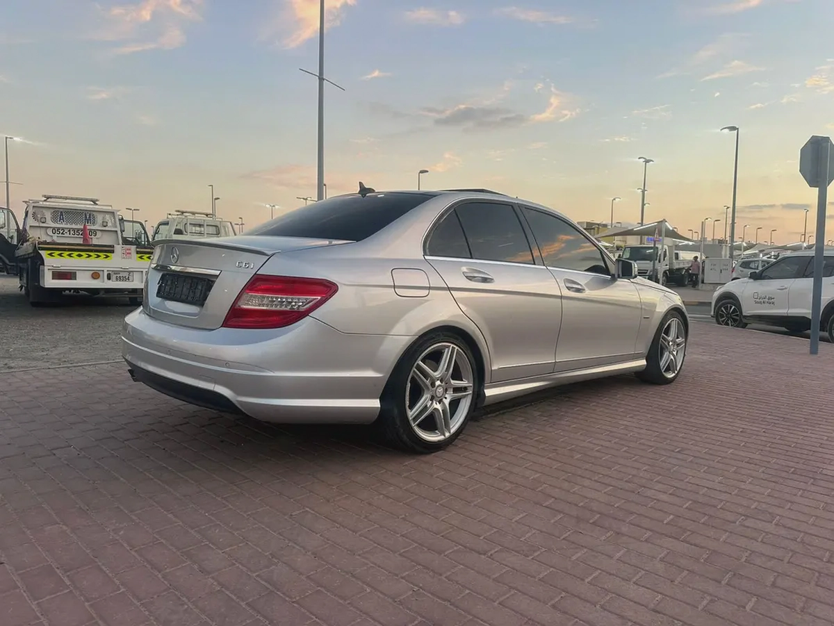 Mercedes-Benz C-Class C200 2010 | GCC Specs | Well Maintained-4-4