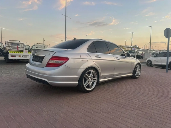 Mercedes-Benz C-Class C200 2010 | GCC Specs | Well Maintained