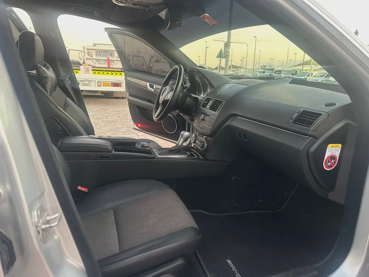 Mercedes-Benz C-Class C200 2010 | GCC Specs | Well Maintained-8-8